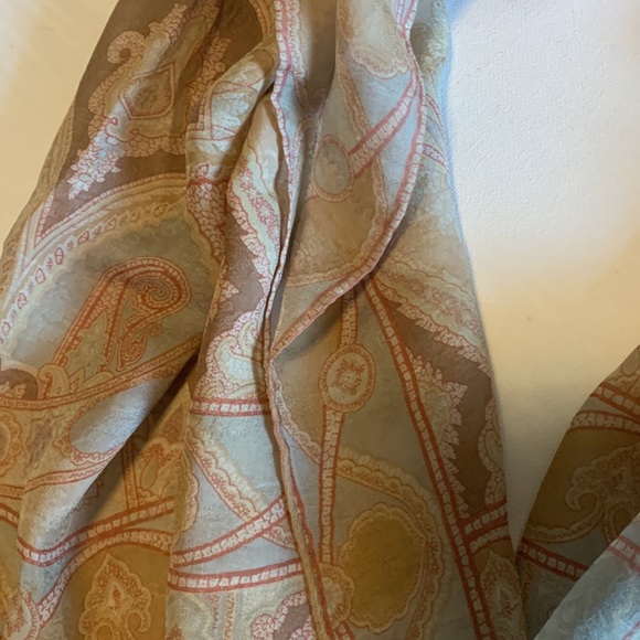 Etro 100% silk scarf - Picture 3 of 3